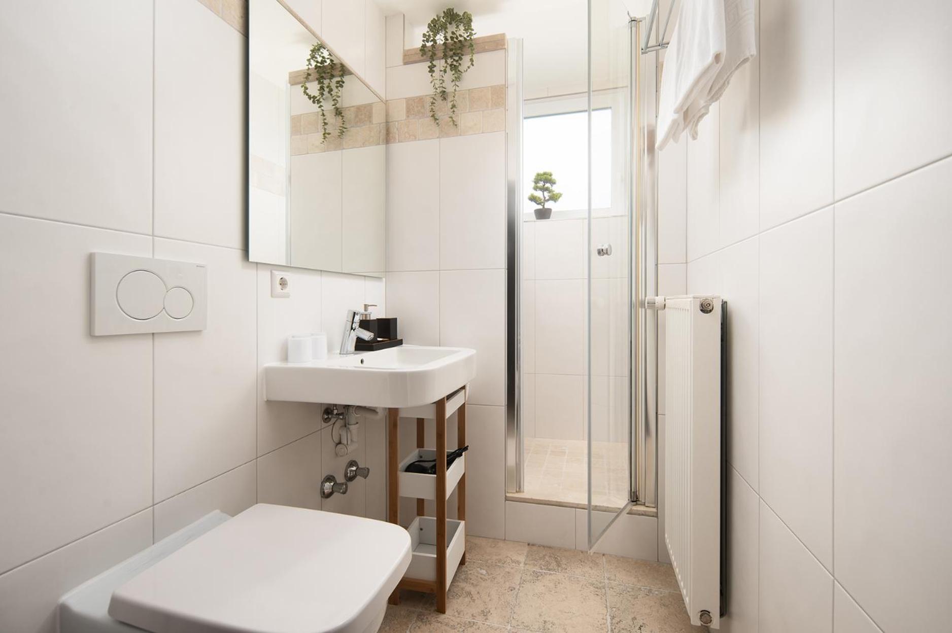 Hotel Vier Jahreszeiten Therme & Kliniken Bad Krozingen Naehe Freiburg & Schwarzwald Ideal Fuer Wellness Kur & Business Ausfluege 24H Check In- Wlan & Parken Gratis Экстерьер фото