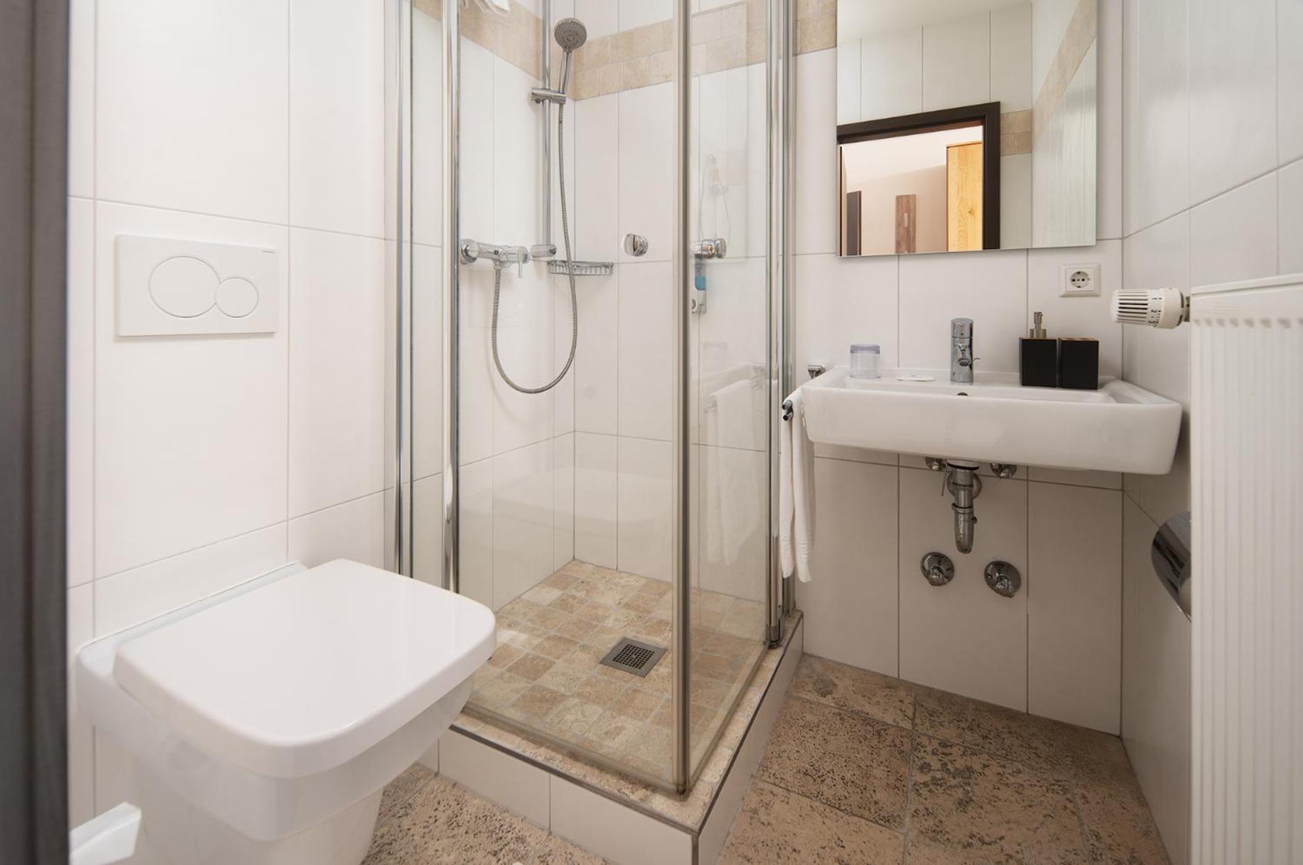 Hotel Vier Jahreszeiten Therme & Kliniken Bad Krozingen Naehe Freiburg & Schwarzwald Ideal Fuer Wellness Kur & Business Ausfluege 24H Check In- Wlan & Parken Gratis Экстерьер фото