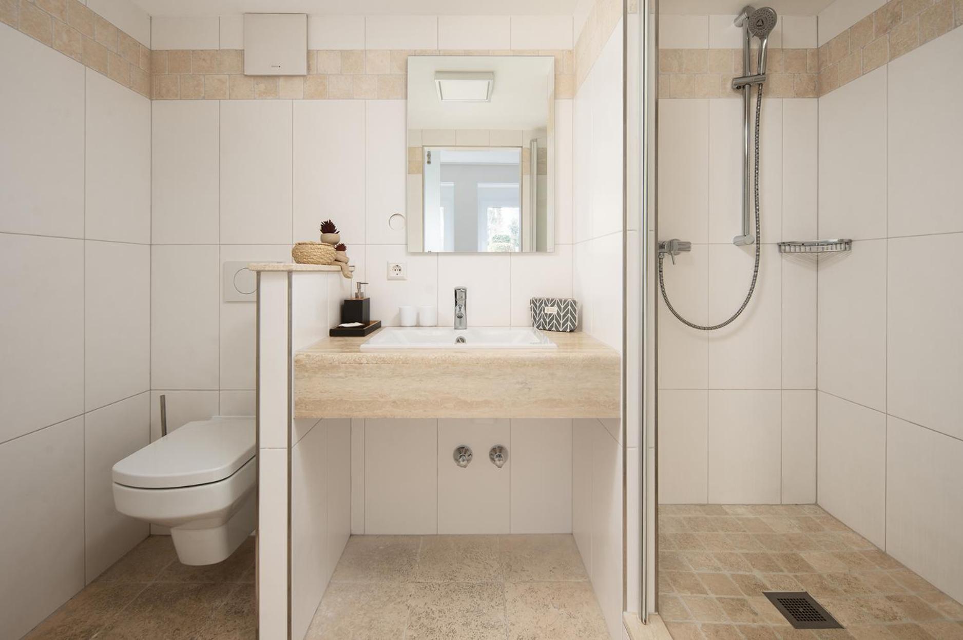 Hotel Vier Jahreszeiten Therme & Kliniken Bad Krozingen Naehe Freiburg & Schwarzwald Ideal Fuer Wellness Kur & Business Ausfluege 24H Check In- Wlan & Parken Gratis Экстерьер фото